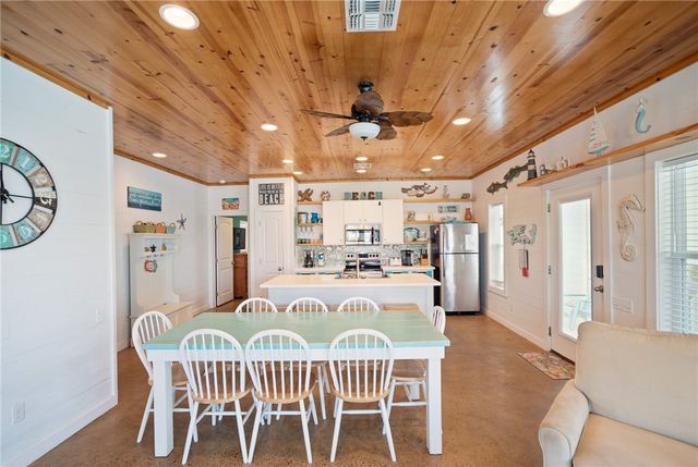 318 S Station St 8, Port Aransas, TX 78373
