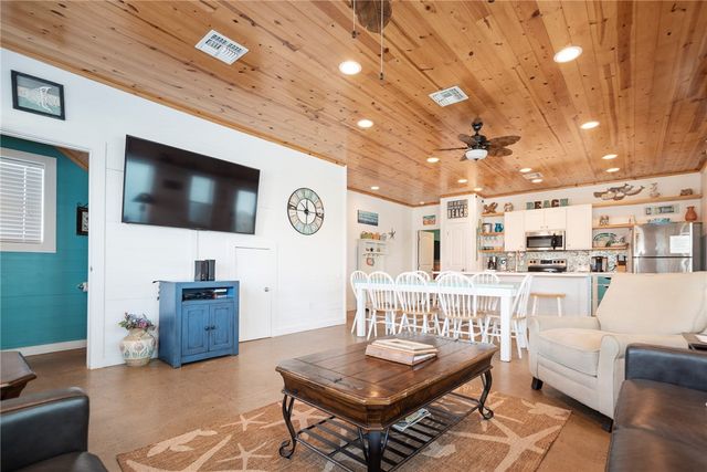 318 S Station St 8, Port Aransas, TX 78373