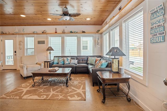 318 S Station St 8, Port Aransas, TX 78373
