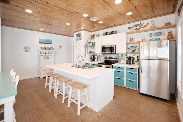 318 S Station St 8, Port Aransas, TX 78373