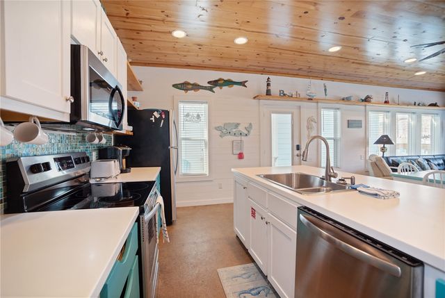 318 S Station St 8, Port Aransas, TX 78373
