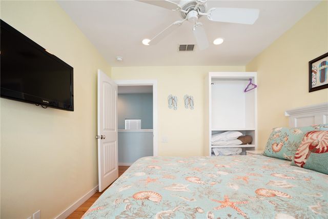 318 S Station St 8, Port Aransas, TX 78373