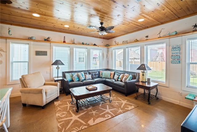 318 S Station St 8, Port Aransas, TX 78373