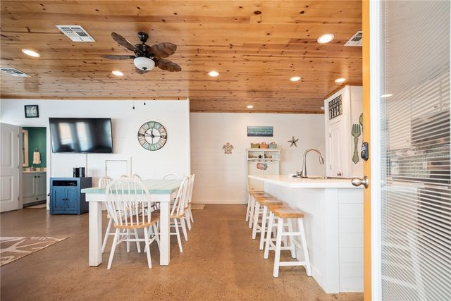 318 S Station St 8, Port Aransas, TX 78373