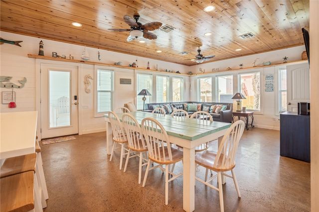 318 S Station St 8, Port Aransas, TX 78373