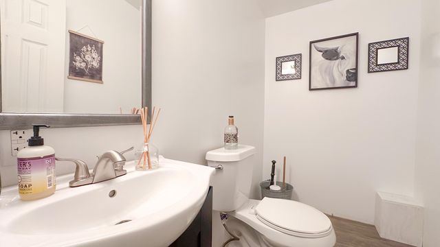 5545 Highway Bb, Hartville, MO 65667