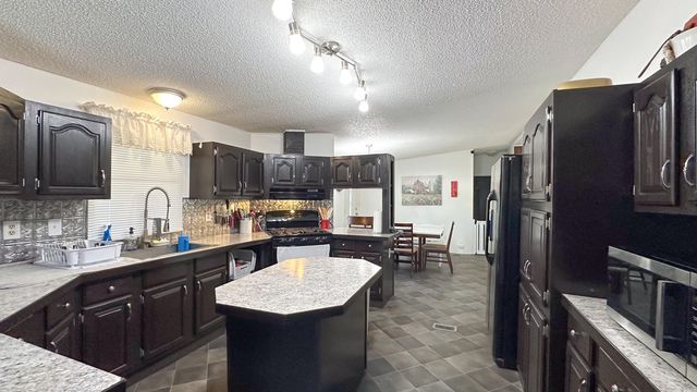 5545 Highway Bb, Hartville, MO 65667