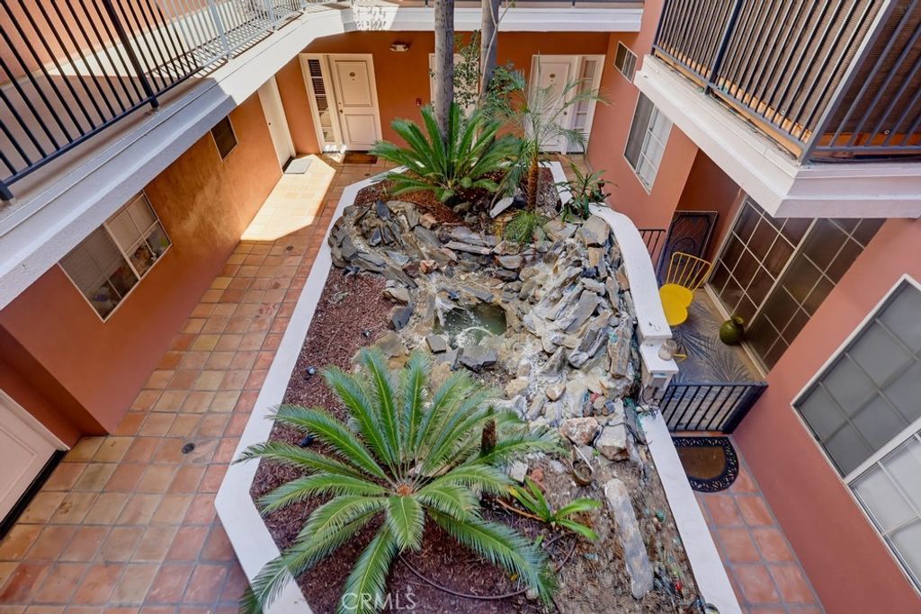 1522 S Saltair Ave 206, Los Angeles, CA 90025 — photo 2