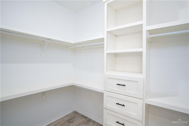1215 E Mahl Street, Edinburg, TX 78539