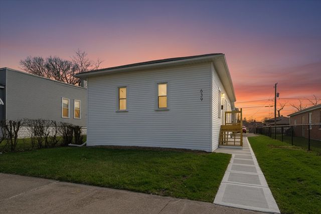 639 S 12th Avenue, Maywood, IL 60153