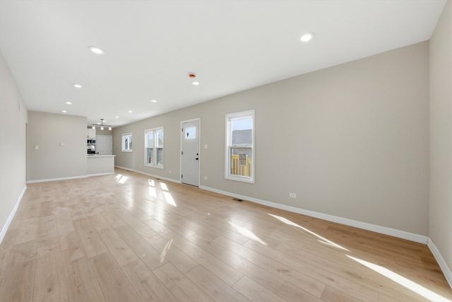 639 S 12th Avenue, Maywood, IL 60153