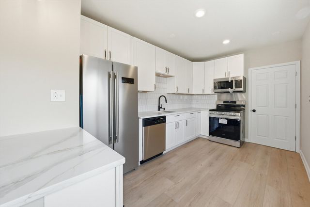 639 S 12th Avenue, Maywood, IL 60153