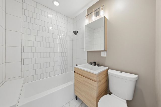 639 S 12th Avenue, Maywood, IL 60153