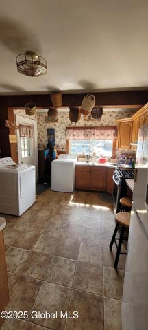 755 County Route 7, Schodack, NY 12063