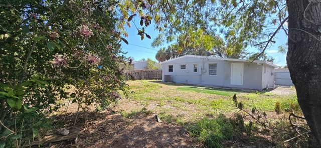 4121 Colt Lane, West Palm Beach, FL 33406