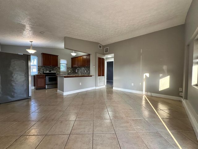 4121 Colt Lane, West Palm Beach, FL 33406