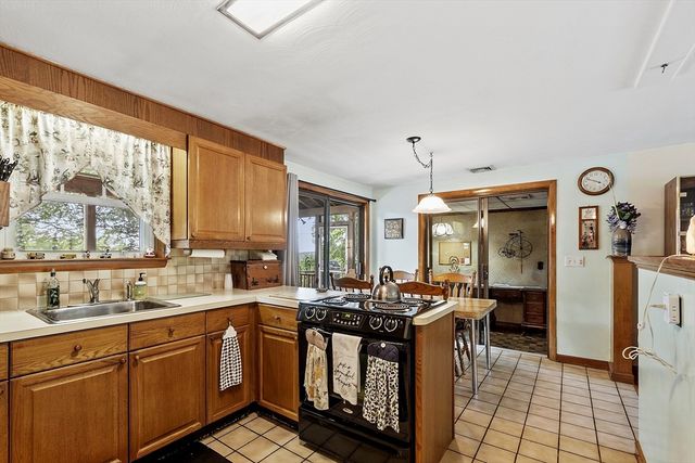 8 Janis Terrace, Woburn, MA 01801