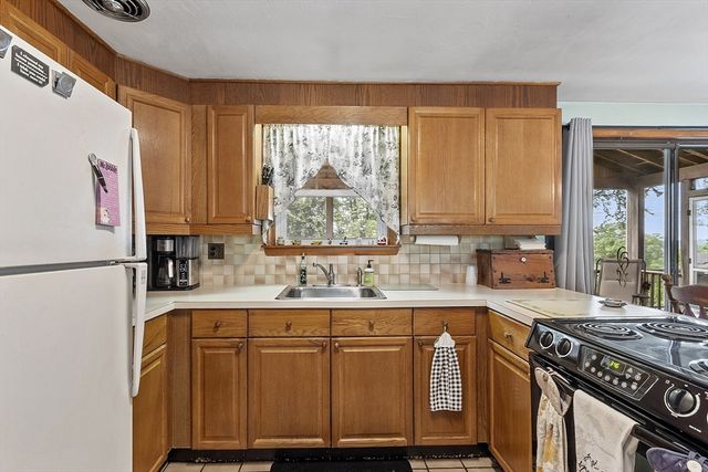 8 Janis Terrace, Woburn, MA 01801