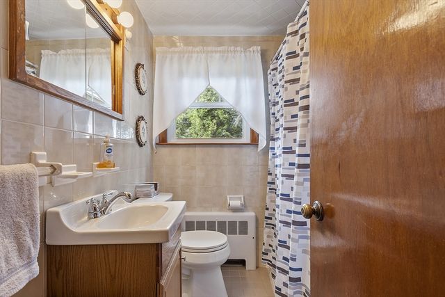 8 Janis Terrace, Woburn, MA 01801