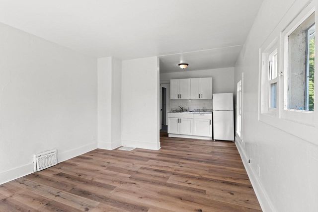714 N BATEMAN STREET, Appleton, WI 54911