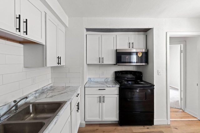 714 N BATEMAN STREET, Appleton, WI 54911