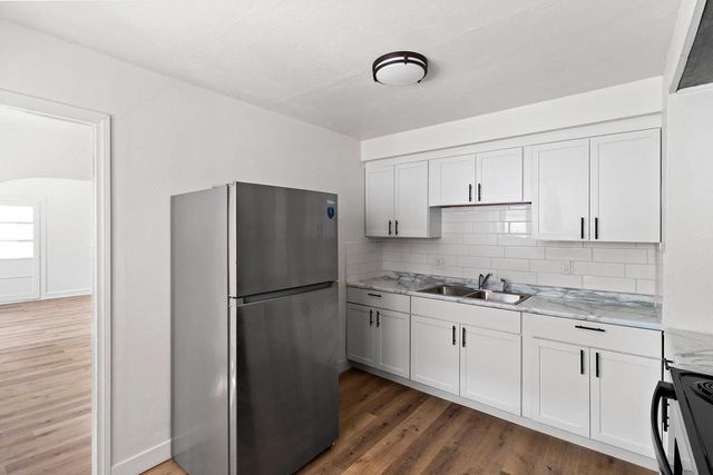 714 N BATEMAN STREET, Appleton, WI 54911