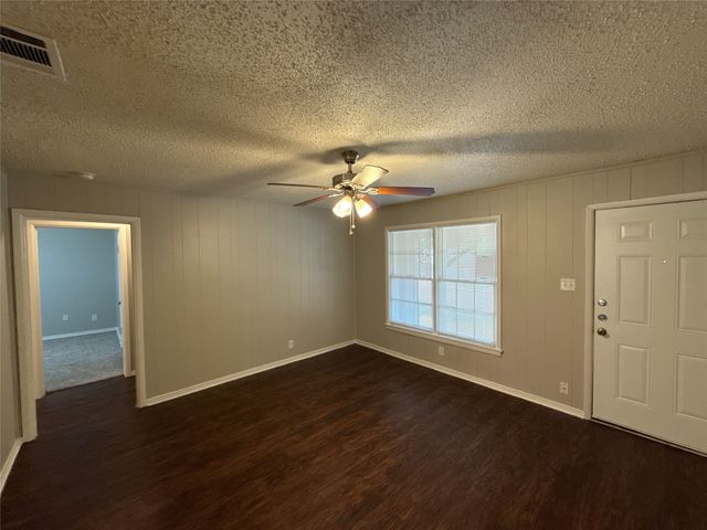 2607 Yeager Street, Fort Worth, TX 76112