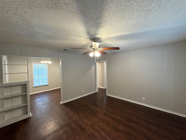 2607 Yeager Street, Fort Worth, TX 76112