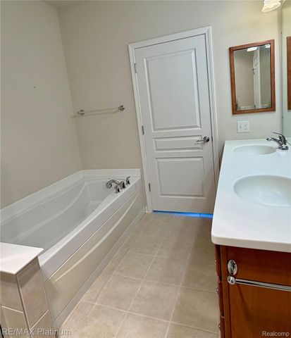 24471 Sand Lake Lane, Brownstown Charter Township, MI 48134