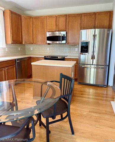24471 Sand Lake Lane, Brownstown Charter Township, MI 48134