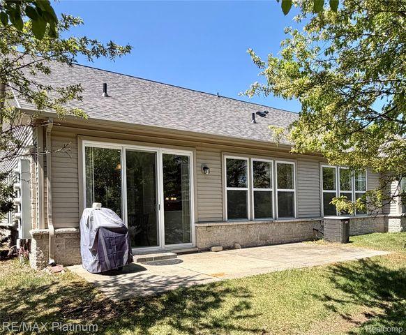 24471 Sand Lake Lane, Brownstown Charter Township, MI 48134