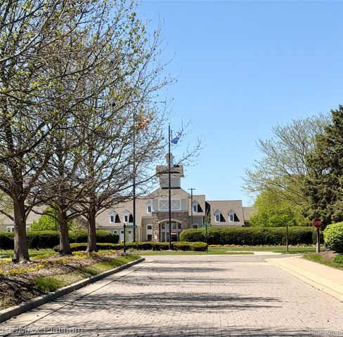 24471 Sand Lake Lane, Brownstown Charter Township, MI 48134