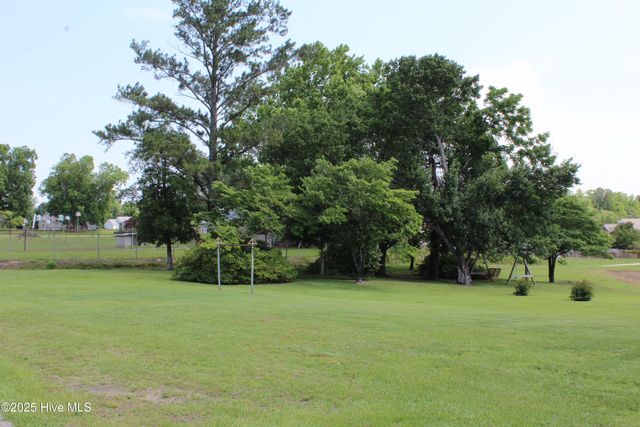 2945 Us Highway 17, Williamston, NC 27892