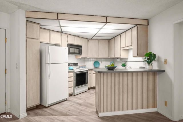 4260 Via Arbolada 330, Los Angeles, CA 90042