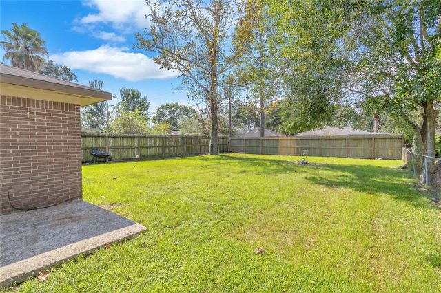 605 David Avenue, League City, TX 77573