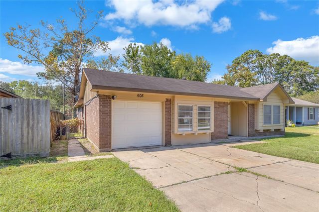 605 David Avenue, League City, TX 77573