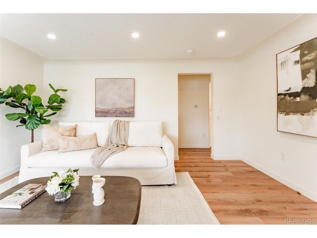 421 Zenobia St, Denver, CO 80204