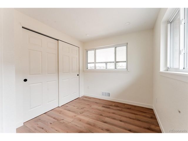 421 Zenobia St, Denver, CO 80204