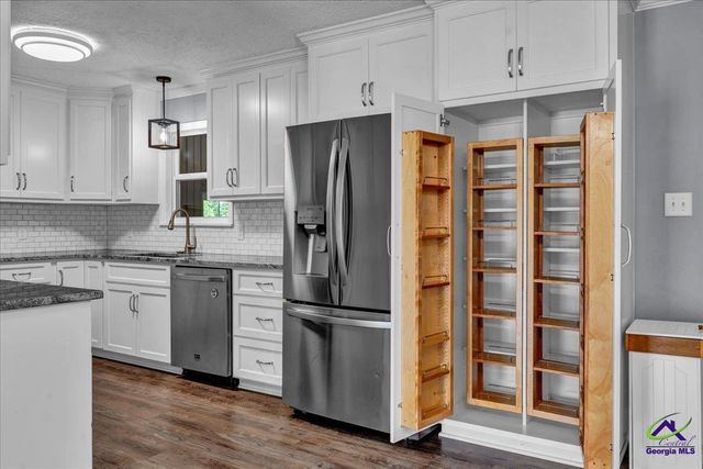 308 Fleming Drive, Bonaire, GA 31005