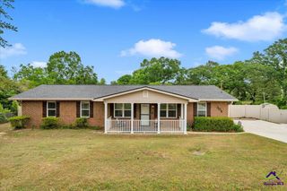 308 Fleming Drive, Bonaire, GA 31005