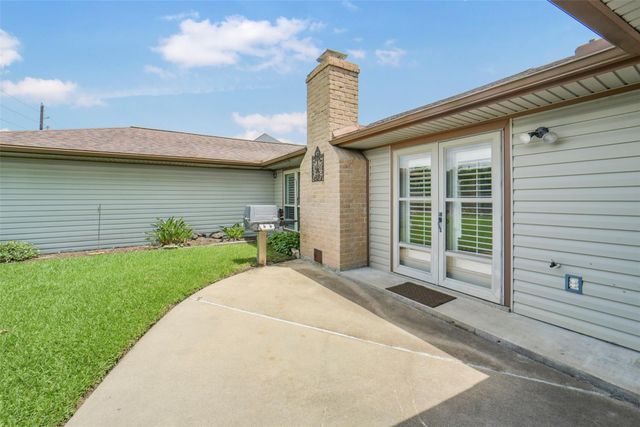 807 Green Belt Drive, Sugar Land, TX 77498