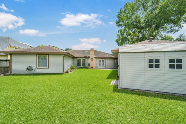 807 Green Belt Drive, Sugar Land, TX 77498