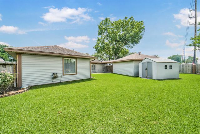 807 Green Belt Drive, Sugar Land, TX 77498