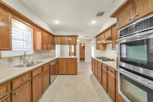 807 Green Belt Drive, Sugar Land, TX 77498