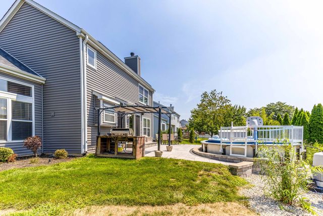 895 Franklin Avenue, South Elgin, IL 60177