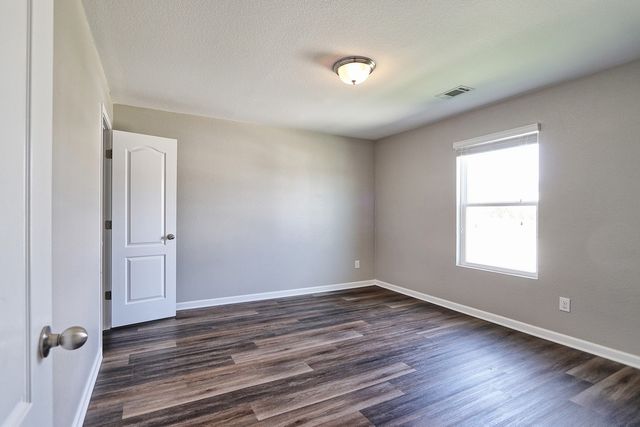 2313 Bee Hive Dr, Columbia, TN 38401