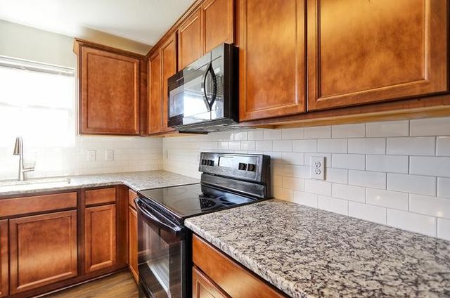 2313 Bee Hive Dr, Columbia, TN 38401