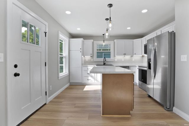 637 Jackson Avenue, Evansville, IN 47713