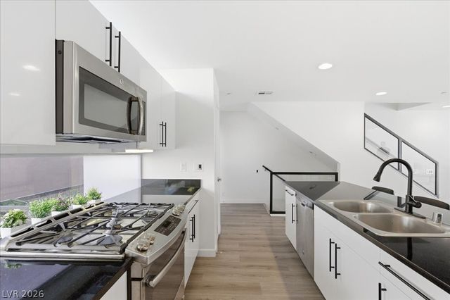 250 Tower Street, Las Vegas, NV 89101