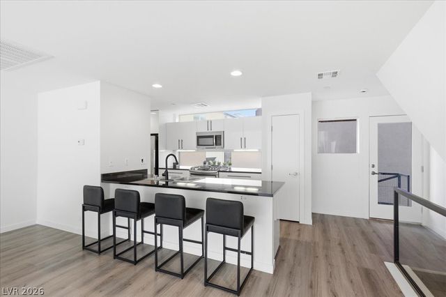 250 Tower Street, Las Vegas, NV 89101